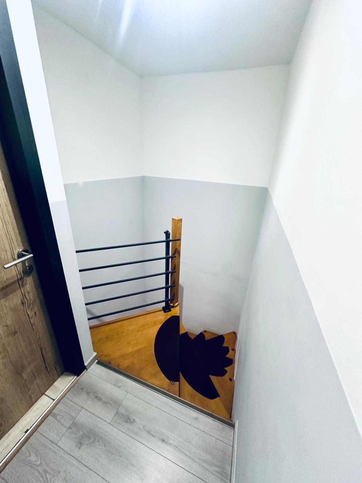 Chambre Et Sdd Privees Dans Une Maison Partagee Avec Des Residents 蒙斯 外观 照片