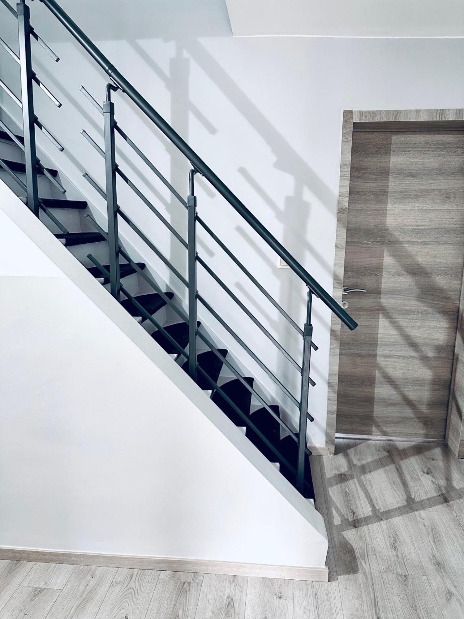 Chambre Et Sdd Privees Dans Une Maison Partagee Avec Des Residents 蒙斯 外观 照片