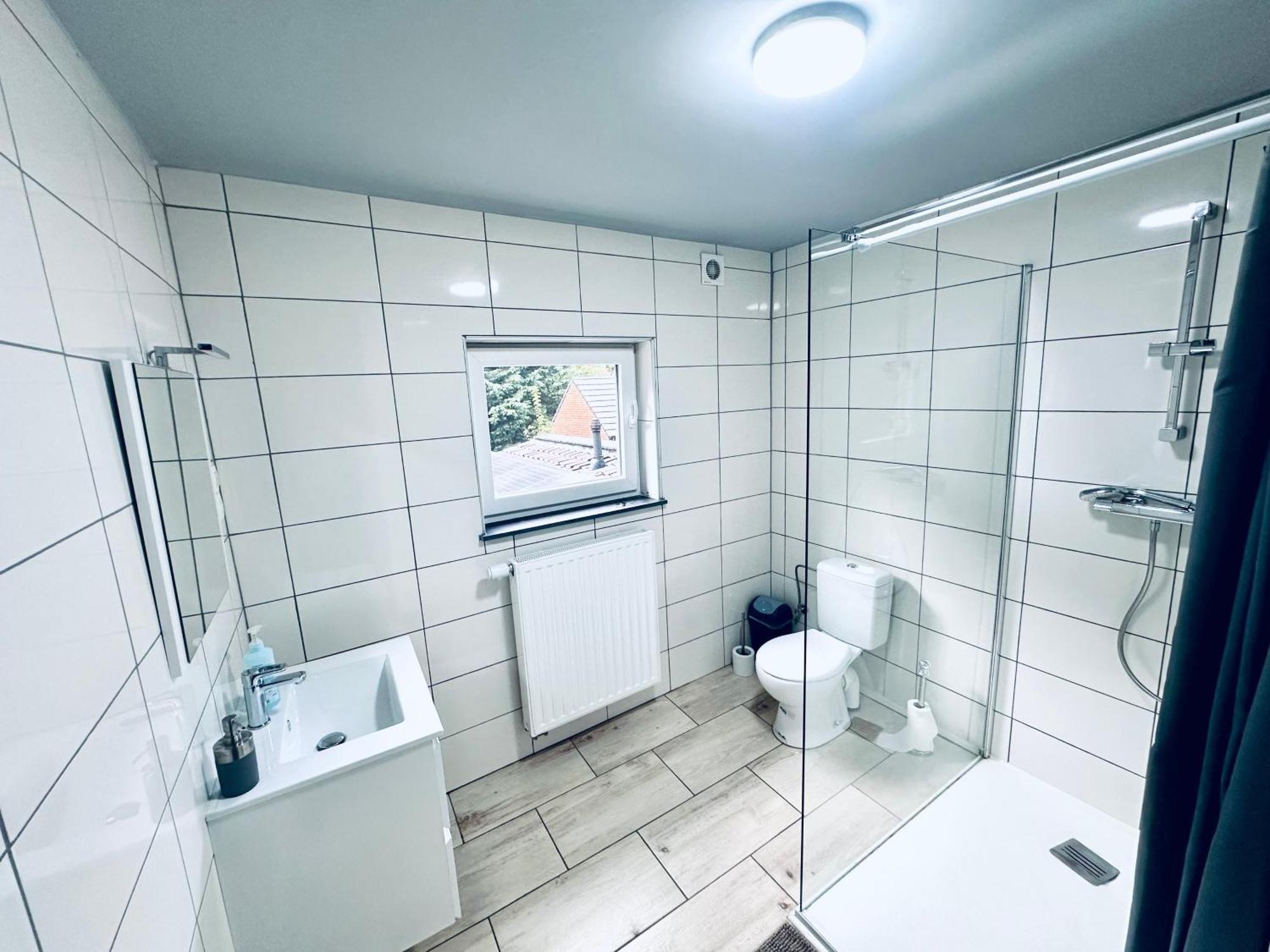 Chambre Et Sdd Privees Dans Une Maison Partagee Avec Des Residents 蒙斯 外观 照片